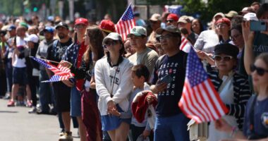 Incomes rose and poverty fell last year — so why do so many Americans feel ‘tapped out’?