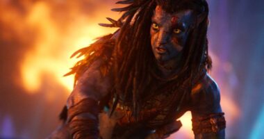 James Cameron Lights Pandora Ablaze in New Must-Watch ‘Avatar: Fire and Ash’ Trailer