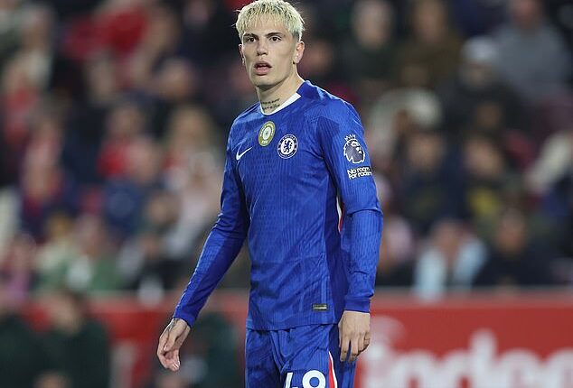 Jamie Redknapp blamed Alejandro Garnacho (above) for Brentford's stoppage time equaliser against Chelsea, after the Blues endured a disappointing 2-2 draw at the Gtech Stadium