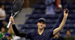 Jannik Sinner cruises to straight-sets win over fellow Italian Lorenzo Musetti