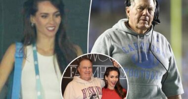 Jordon Hudson supports boyfriend Bill Belichick for UNC football debut