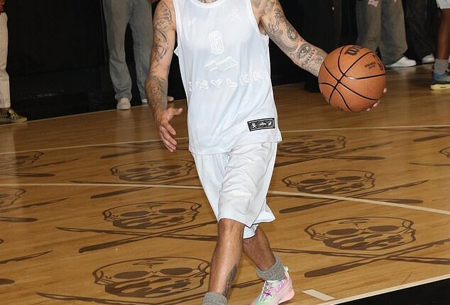 Justin Bieber, 31, showed off his basketball skills as he took to The League court in Los Angeles on Friday after selling out Coachella 2026
