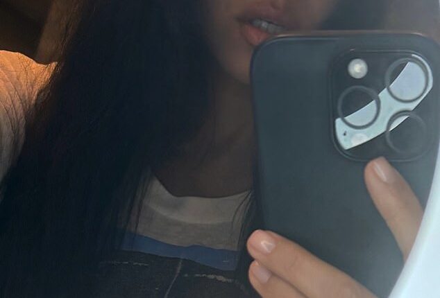 Kourtney Kardashian used Instagram to reveal a new look on Friday