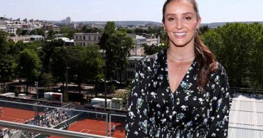 Presenter Laura Robson has been lined up by TNT Sports to front their coverage of the Ashes this winter