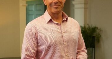 TV presenter Phil Spencer - of Location, Location, Location fame - has shared the subtle tips and tricks which make buyers more likely to put an offer down