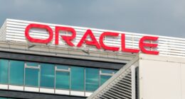 Oracle’s stock surges toward its best day since 1999. These huge numbers explain why.