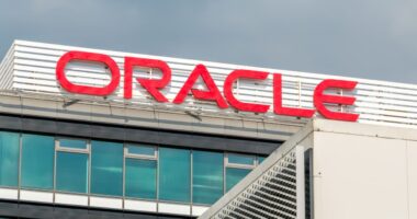 Oracle’s stock surges toward its best day since 1999. These huge numbers explain why.