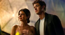 People We Meet on Vacation. (L-R) Tom Blyth as Alex and Emily Bader as Poppy in People We Meet on Vacation