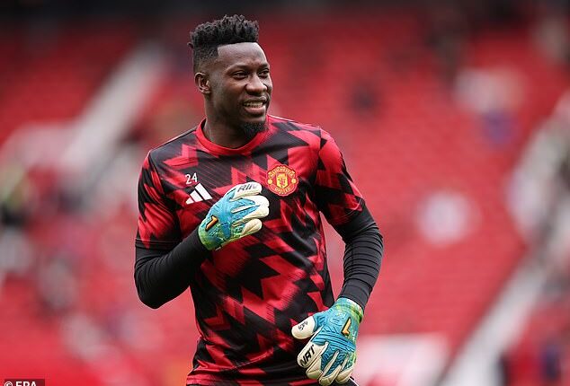 Andre Onana appears to be staying at Manchester United despite their new signing