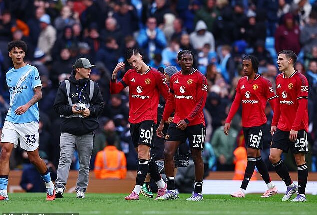 Manchester United slipped to another dissatisfying defeat against Man City on Sunday
