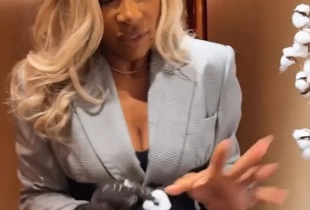 Serena Williams appeared put-off by a cotton plant in the hallway of a New York City hotel