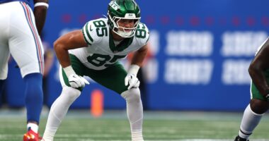 Social Media Erupts After Jets 'Bench' Mason Taylor Vs. Steelers