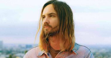 The Band That Revived Psychedelia and Conquered Pop