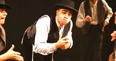 Elliot Kingsley Image in theater