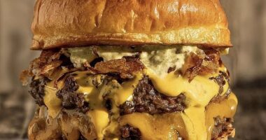 Awarded the highest accolade was Hundred Burgers, a Valencia-based restaurant that combines fresh, delicious Spanish ingredients with owner's culinary journey travels though New York and countless other sarnie spots worldwide (No1, pictured)