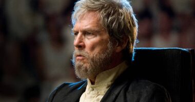 This Forgotten Sci-Fi Thriller Starring Jeff Bridges Becomes a Sleeper Hit on Streaming