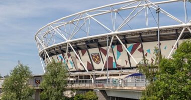 West Ham have claimed they were being asked to pay double the cost of a men's fixture to host their women's team at the ground