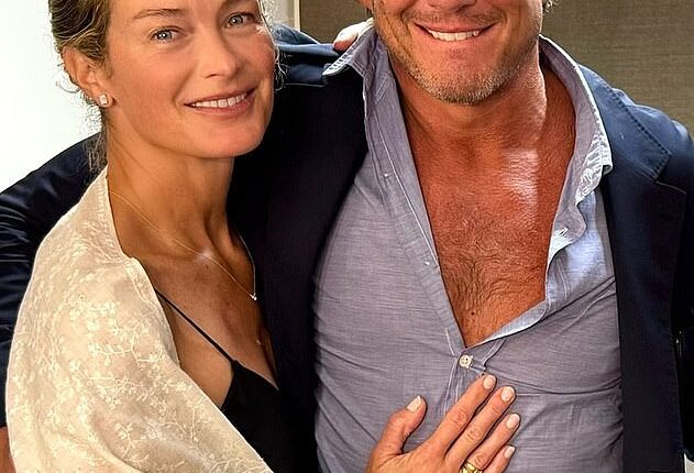 Will Arnett is now reportedly dating model Carolyn Murphy after splitting from his long-time girlfriend Alessandra Brawn following five years together