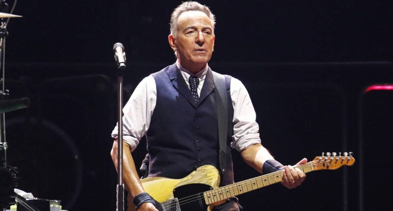 10 Bruce Springsteen Songs That Are Perfect From Start to Finish