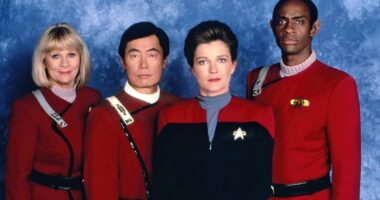 7 Sci-Fi Shows With Mid RT Scores That Deserve a Rewatch Anyway