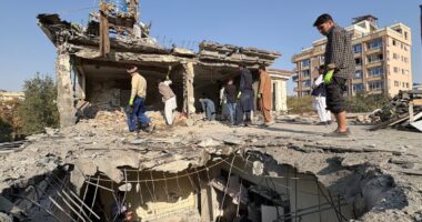 Afghan and Pakistani delegations head to Doha for crisis talks