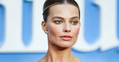 After a Disastrous Box Office Run, Margot Robbie’s Romantic Fantasy Debuts at Home