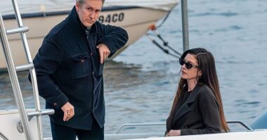 Anne Hathaway and her husband Adam Shulman explored Lake Como, Italy by boat with their two children on Sunday