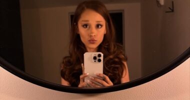 Ariana Grande has officially returned to her brunette hair amid Ethan Slater split rumors