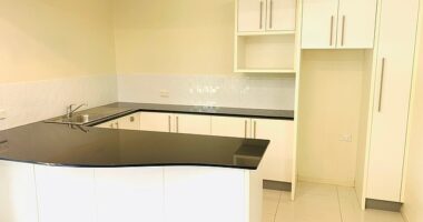 A $500-a-week rental listing in Brisbane comes with one very bizarre rule that tenants must follow