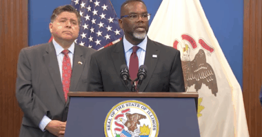 Chicago Bans ICE In Public Areas After Withholding Police Backup