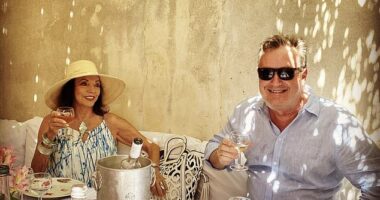 Piers Morgan enjoys a socially distanced lunch with Dame Joan Collins at their favourite restaurant, Club 55, on Pampelonne beach in St Tropez