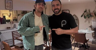 Ryan Gosling's good looks has been turning the heads of Hampstead locals, in particular during his most recent pit stop at a local Persian restaurant.