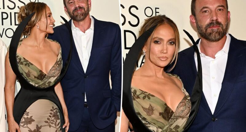 Jennifer Lopez and Ben Affleck reunite on the red carpet for the first time since their divorce