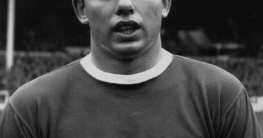 Former Man United midfielder Jimmy Nicholson has died at the age of 82