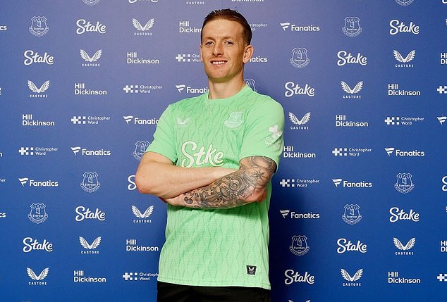Jordan Pickford has committed his future to Everton, penning a new four-year contract