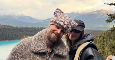 Justin and Hailey Bieber looked more in love than ever as they enjoyed a cozy lakeside escape surrounded by snow-dusted peaks and turquoise water