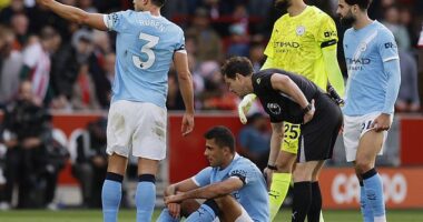 Rodri had to be subbed off early in the game and his team-mates looked concerned