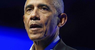 During his presidency, Barack Obama was sometimes critical of his daughters' outfits, his wife Michelle has now revealed