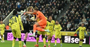 Nick Woltemade beats Tottenham goalkeeper Antonin Kinsky to head home for 2-0