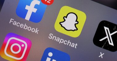 Snapchat, Ring, Wordle, Roblox, Fortnite and more go down in huge Amazon internet outage: Latest updates