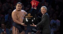 Hoshoryu rewarded with a giant bottle of soy sauce after clinching victory at the Royal Albert Hall