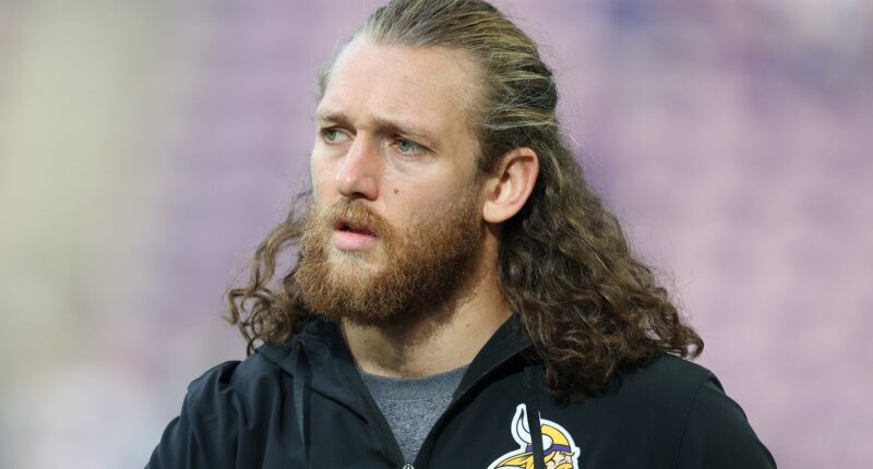 T.J. Hockenson Doesn't Hold Back After Vikings Lose to Eagles