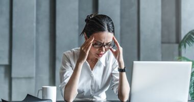 Frequent nausea and dizziness, which many people wrongly put down to heat, stress or exhaustion, are early warning signs for heart disease