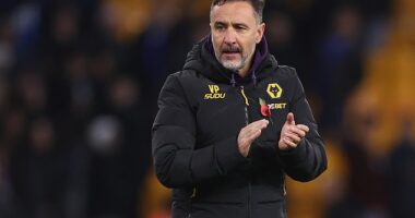 Pressure continued to mount on Vitor Pereira after Wolves lost 4-3 to Chelsea on Wednesday