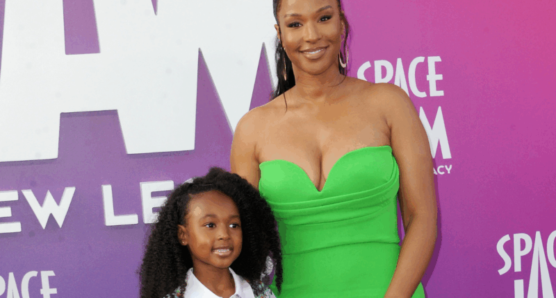 Savannah Zhuri James Fan Reactions Mother-Daughter Dance Video TikTok Challenge LeBron