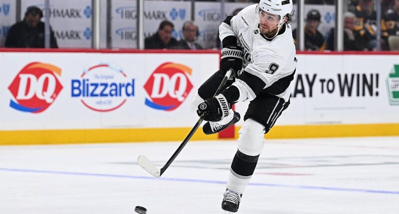 Celebrity Net Worth logo