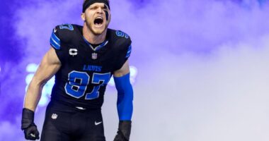 Celebrity Net Worth logo