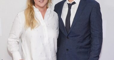 After seven years of marriage, Amy Schumer is preparing to divorce Chris Fischer