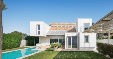 An Incredible Family House In Sevilla Made Of Recycled Shipping Containers
