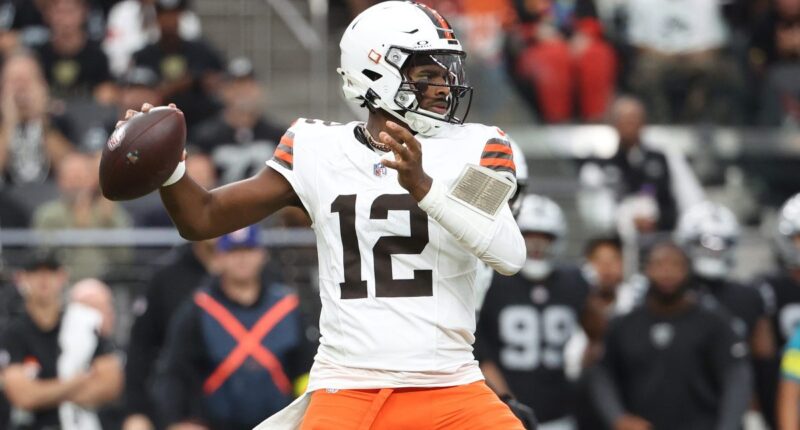 Analyst Compares Sanders to Surprising Former Browns QB